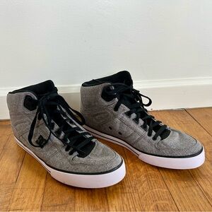 DC skate shoes